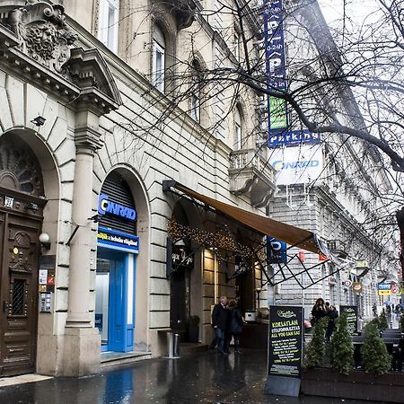Hotel The Training Station Budapest Esterno foto