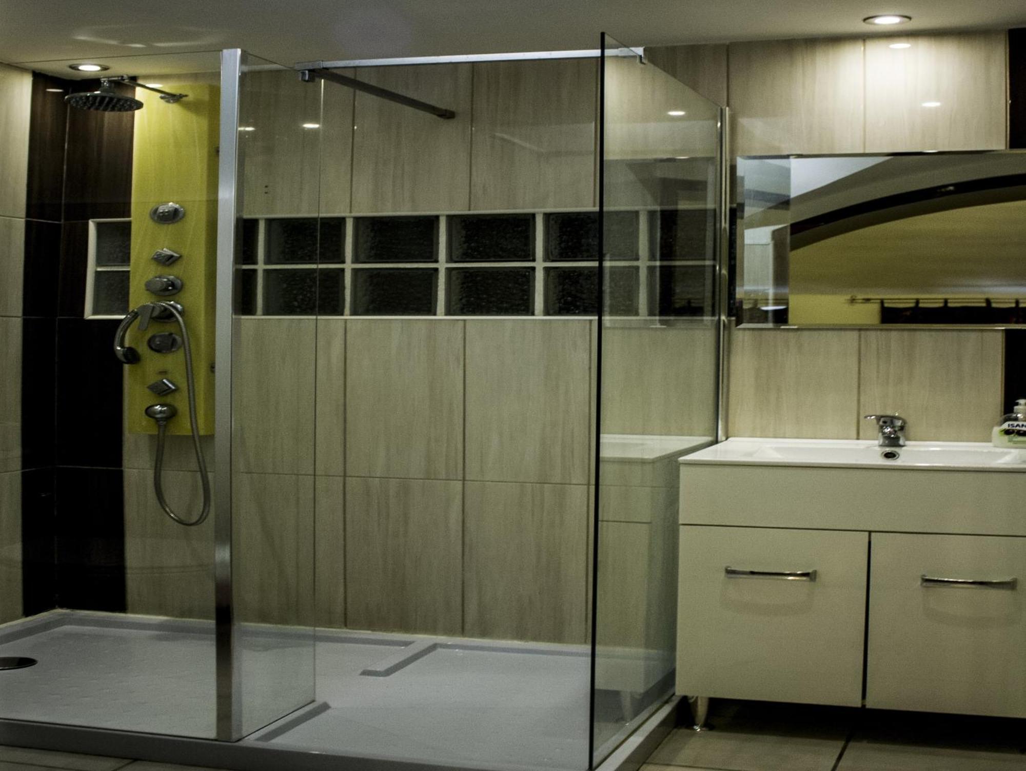 Hotel The Training Station Budapest Esterno foto